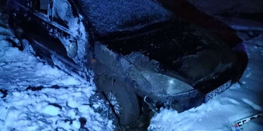 OTOMOBİLİYLE KAZA YAPAN SÜRÜCÜ YARDIM İSTEMEK İÇİN GİTTİĞİ SANAYİDE ÖLDÜ