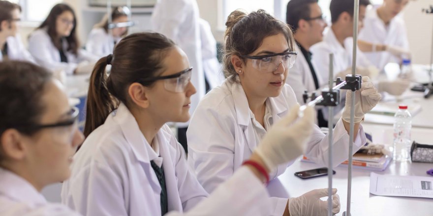 8 YILLIK TAM BURSLU EĞİTİM FIRSATI İÇİN BAŞVURULAR DEVAM EDİYOR