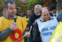 Eğitimciler meydana indi