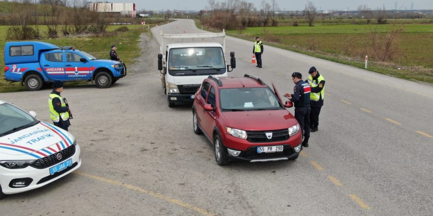 SAMSUN'DA ÖĞRENCİ SERVİSLERİ DRONE DESTEKLİ DENETLENDİ