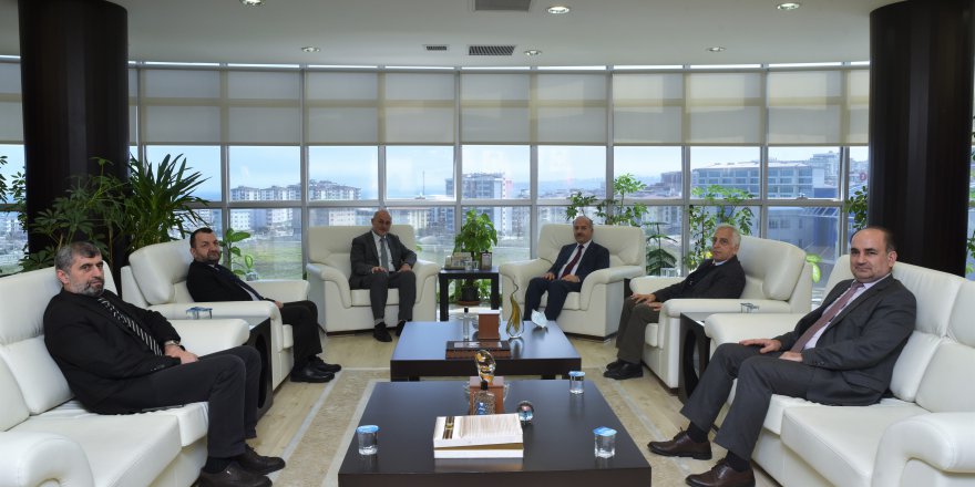 ÜNAL'A NEZAKET ZİYARETİ