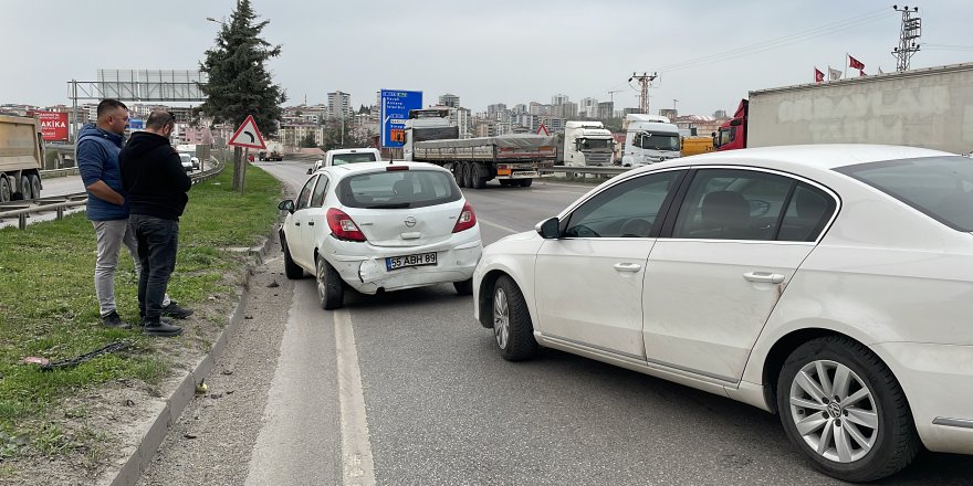 SAMSUN'DA 8 ARACIN KARIŞTIĞI ZİNCİRLEME KAZADA BİR KİŞİ YARALANDI