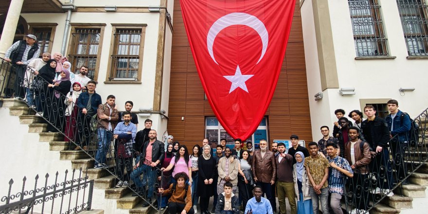 OMÜ-TÜRKÇE ÖĞRENCİLERİ TÜRK İSLAM SANATLARI MERKEZİNİ ZİYARET ETTİ