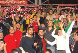 Taraftar yalnız bırakmadı