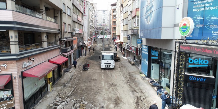 İLKADIM'DA CADDELER YENİ YÜZÜNE KAVUŞACAK