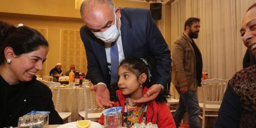 DÜNYA ROMANLAR GÜNÜ'NDE "BİRLİK" MESAJI