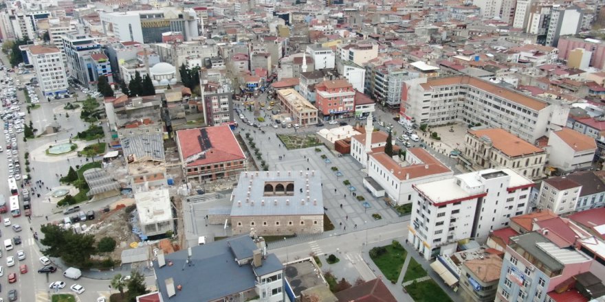 SAMSUN SAATHANE MEYDANI’NA YENİDEN KAVUŞUYOR