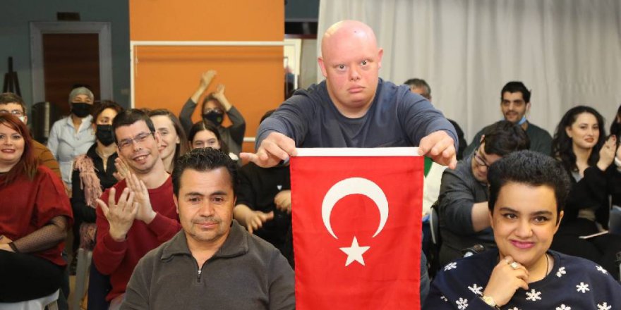 ATAKUM BELEDİYESİ GÖKKUŞAĞI KOROSU İLE DİKKAT ÇEKİYOR