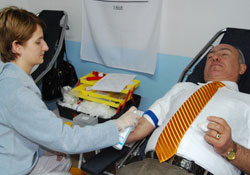 Öğretmenlerden kan bağışı