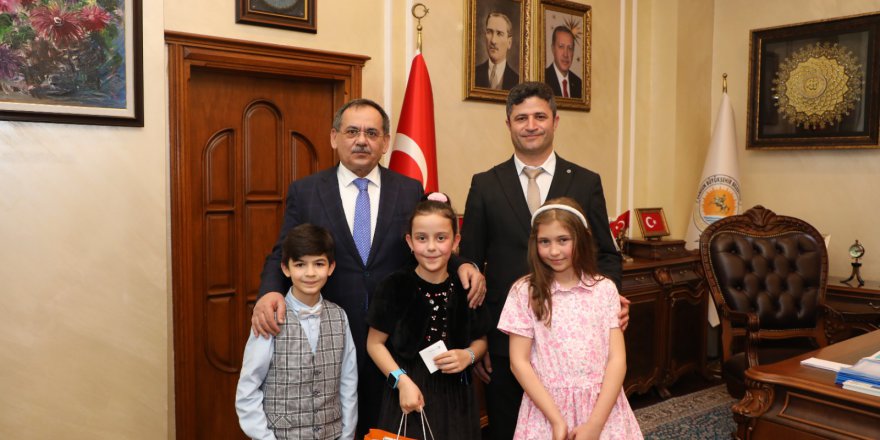BAŞKAN DEMİR KOLTUĞUNU GERZELİ’ YE DEVRETTİ