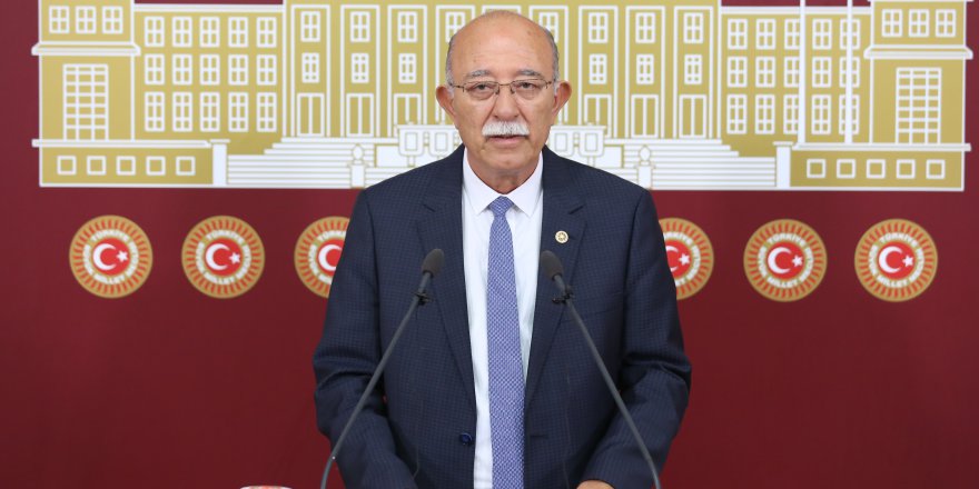 EN DÜŞÜK EMEKLİ MAAŞI ASGARİ ÜCRETTEN AZ OLMASIN!