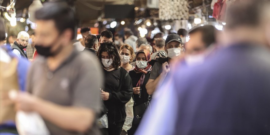 MASKE KULLANIMINDA YENİ DÖNEME İLİŞKİN GENELGE VALİLİKLERE GÖNDERİLDİ