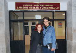 Anneyle oğul  mezun olacaklar