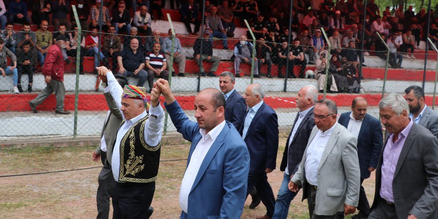 HAVZA’DA GÜREŞ AĞALIĞI EL DEĞİŞTİRDİ