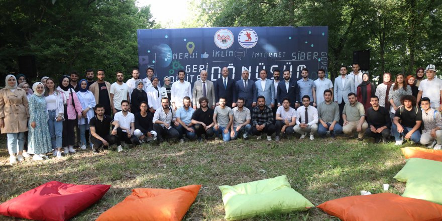 AK PARTİ'Lİ İLERİ, SAMSUN'DA DİJİTAL GERİ DÖNÜŞÜM KONULU SÖYLEŞİYE KATILDI