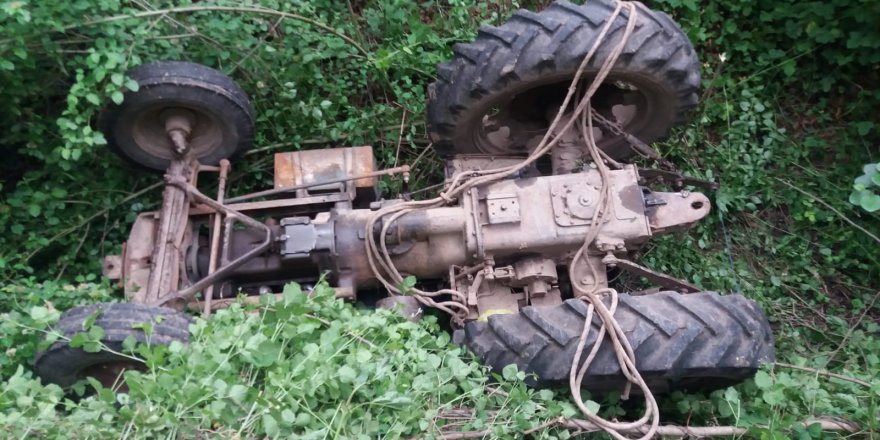 TRAKTÖR SULAMA KANALINA DEVRİLDİ 1’İ AĞIR 2 YARALI
