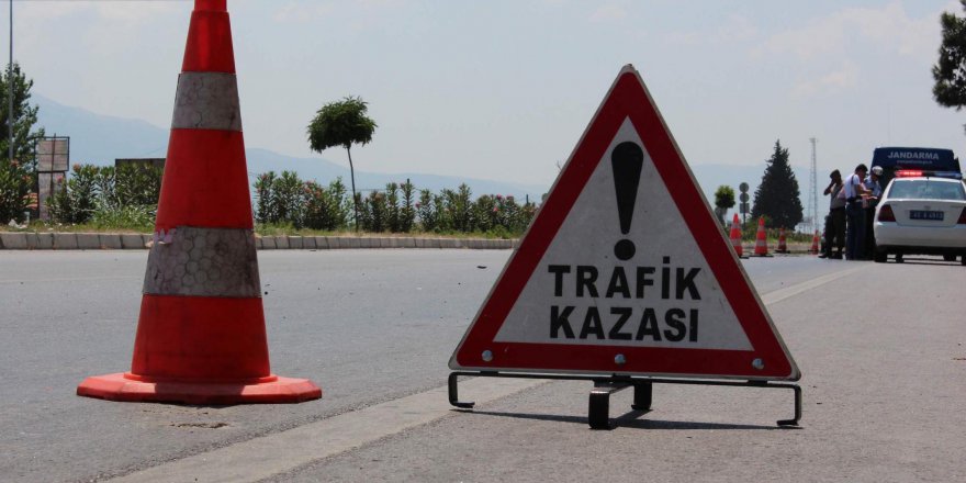 SAMSUN'DA 3 ARACIN KARIŞTIĞI KAZADA 1 KİŞİ ÖLDÜ, 2 KİŞİ YARALANDI