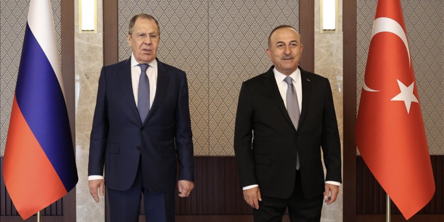 DIŞİŞLERİ BAKANI ÇAVUŞOĞLU, RUS MEVKİDAŞI LAVROV İLE GÖRÜŞTÜ