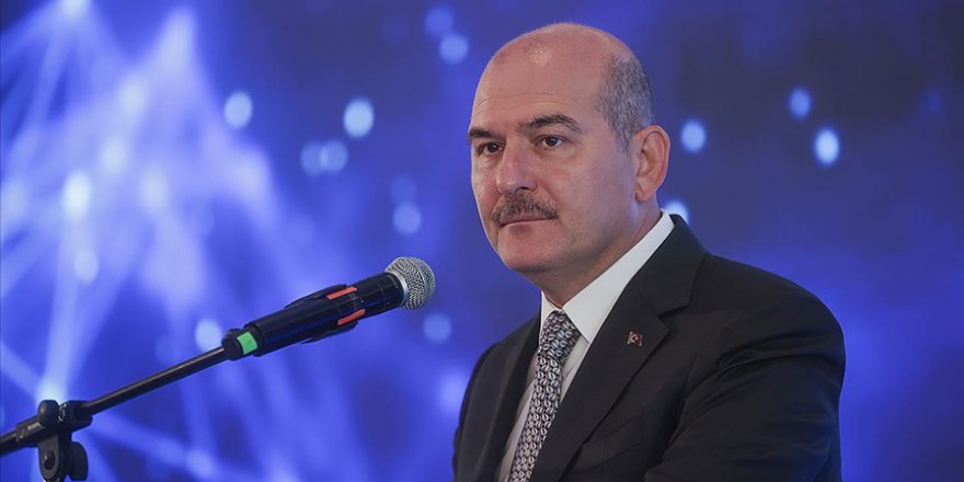 İÇİŞLERİ BAKANI SOYLU: TAKSİCİLERE YABANCI YOLCULARIN İL DIŞI SEYAHAT İZİN BELGELERİNİ KONTROL YÜKÜMLÜLÜĞÜ GETİRİYORUZ
