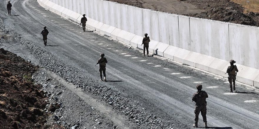 VAN-İRAN SINIRINDA DÜZENSİZ GÖÇE KARŞI GÜVENLİK ÖNLEMLERİ ÜST SEVİYEDE