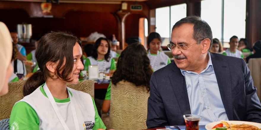 BAŞKAN DEMİR, ÖĞRENCİLERLE BULUŞTU