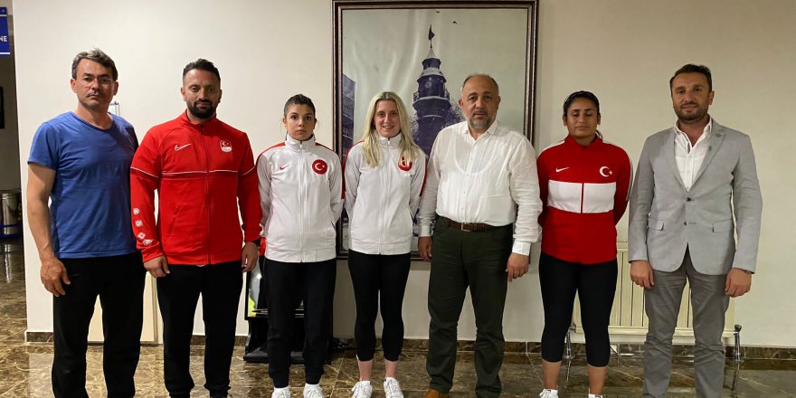 FRANSA'DA ALTIN MADALYA KAZANAN ÖZEL SPORCU FATMA DAMLA ALTIN, SAMSUN'A DÖNDÜ