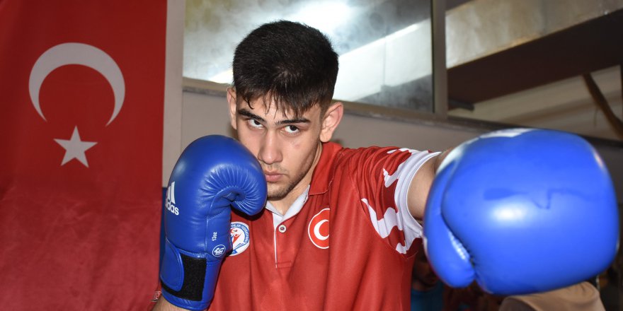 BOKSTA GENÇ YETENEK AHMET ZEKİ ELTURAN'IN HEDEFİ OLİMPİYAT MADALYASI