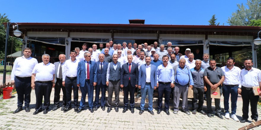 MHP SAMSUN İL BAŞKANI KARABIÇAK KAVAK’TA MUHTARLARLA BİR ARAYA GELDİ