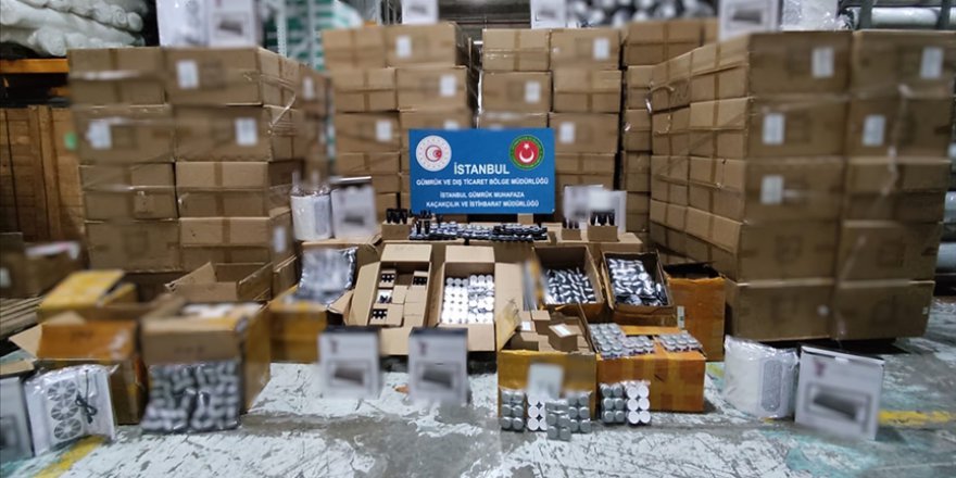 GÜMRÜKLERDE GİTAR TELİNDEN, TIRAŞ BIÇAĞINA ÇEŞİTLİ KAÇAK EŞYALARA GEÇİT VERİLMEDİ