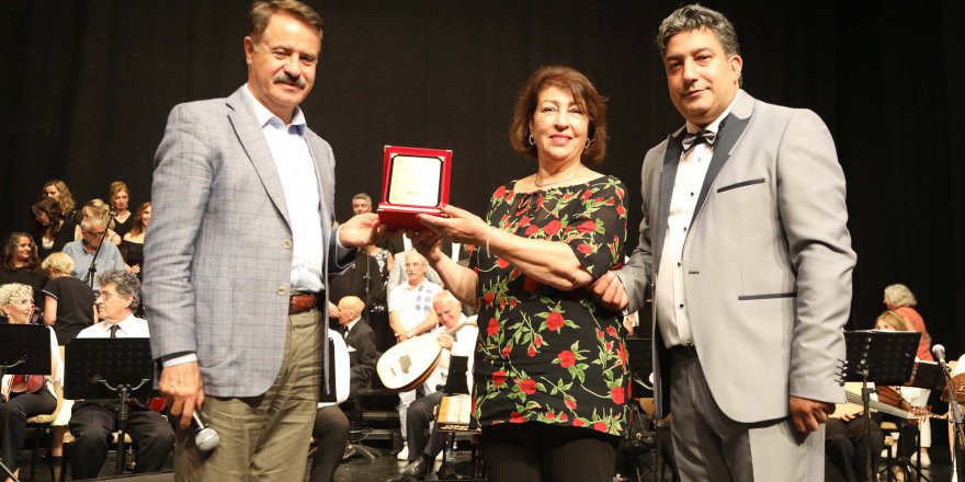 ATAKUM BELEDİYESİ TÜRK SANAT MÜZİĞİ KOROSU BÜYÜLEDİ