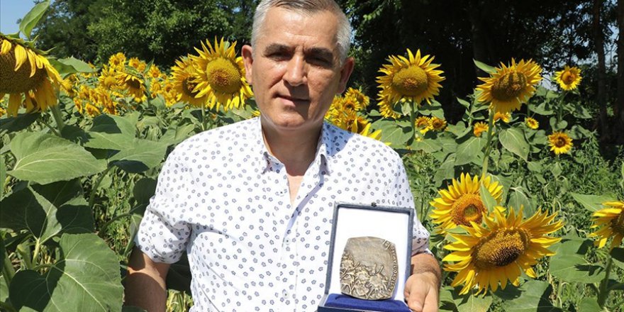 TÜRK BİLİM İNSANI, AYÇİÇEĞİ ÜZERİNE ÇALIŞMALARIYLA 'PUSTOVOİT ÖDÜLÜ'NE LAYIK GÖRÜLDÜ