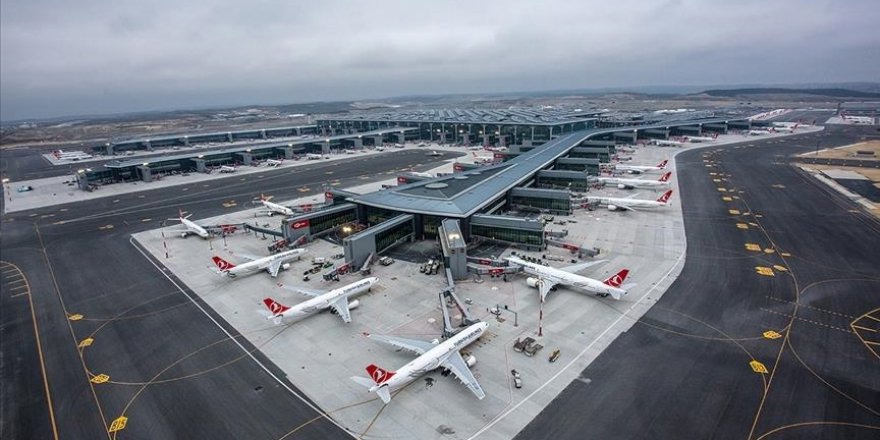 İSTANBUL HAVALİMANI'NDA GÜNLÜK UÇUŞ VE YOLCU SAYISI REKORU KIRILMASI BEKLENİYOR