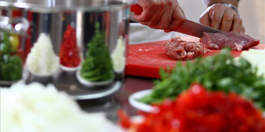 SAĞLIKLI VE LEZZETLİ ET TÜKETMEK İÇİN '24 SAAT DİNLENDİRİN' ÖNERİSİ