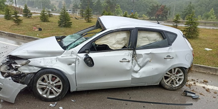 SAMSUN'DA DEVRİLEN OTOMOBİLİN SÜRÜCÜSÜ YARALANDI
