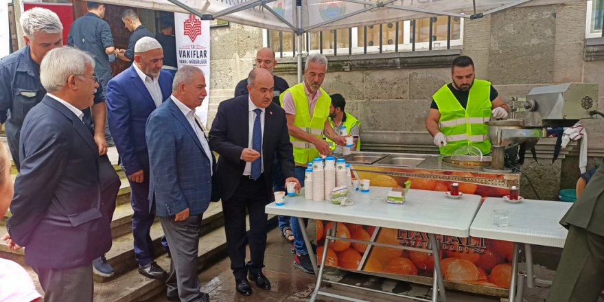 15 TEMMUZ ŞEHİTLERİ İÇİN LOKMA TATLISI İKRAMI