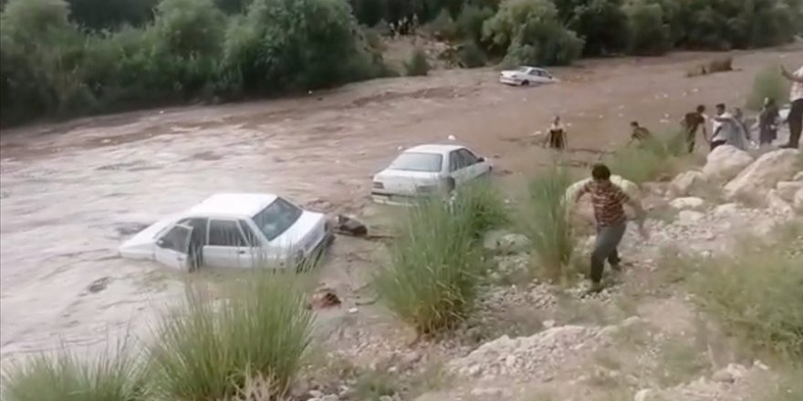 İRAN'DA SEL FELAKETİNDE 20 KİŞİ HAYATINI KAYBETTİ