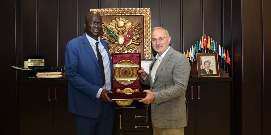 REKTÖR ÜNAL, SENEGALLİ REKTÖRÜ MİSAFİR ETTİ