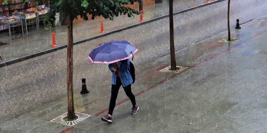 METEOROLOJİDEN 9 İL İÇİN GÖK GÜRÜLTÜLÜ SAĞANAK UYARISI