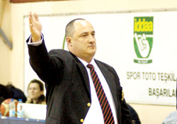 Oyuncularını kutladı