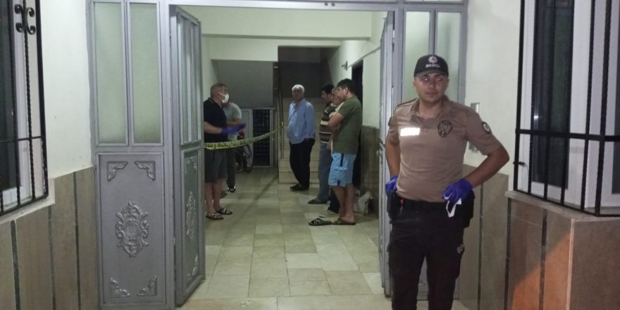 EMEKLİ ÖĞRETMEN EVİNDE ÖLÜ BULUNDU