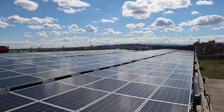 ENERJİ KRİZİNİN ÇÖZÜMÜ, TEMİZ DÖNÜŞÜMÜ HIZLANDIRMAKTAN GEÇİYOR