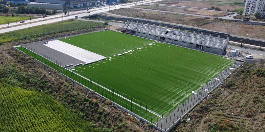 TEKKEKÖY İLÇE STADINDA ÇİMLER SERİLDİ