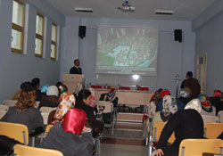 Alnımız açık, başımız dik