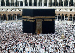 Medine'de vefat etti