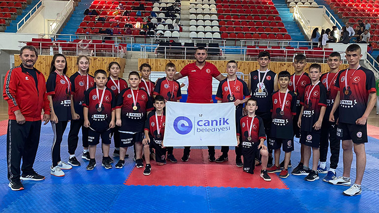 CANİK BELEDİYESPOR ŞAMPİYONAYA DAMGA VURDU