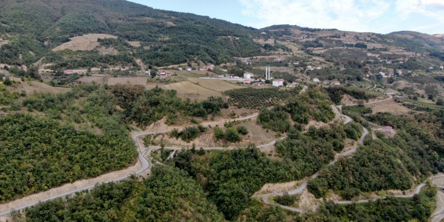 YARIM ASIRLIK YOL SORUNU ÇÖZÜLDÜ