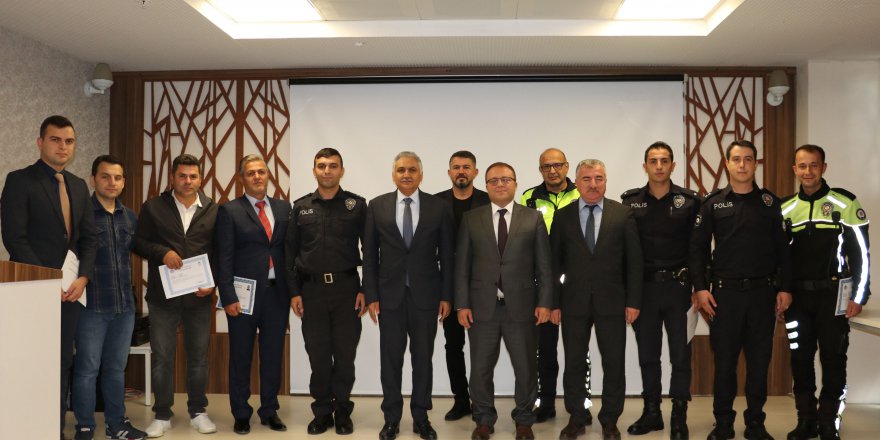 BAŞARILI POLİSLERE "BAŞARI BELGESİ"