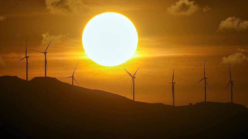 ENERJİ BAĞIMISZLIĞININ YOLU RÜZGAR VE GÜNEŞ ENERJİSİ