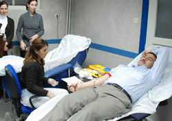 Kadınlardan  kan bağışı