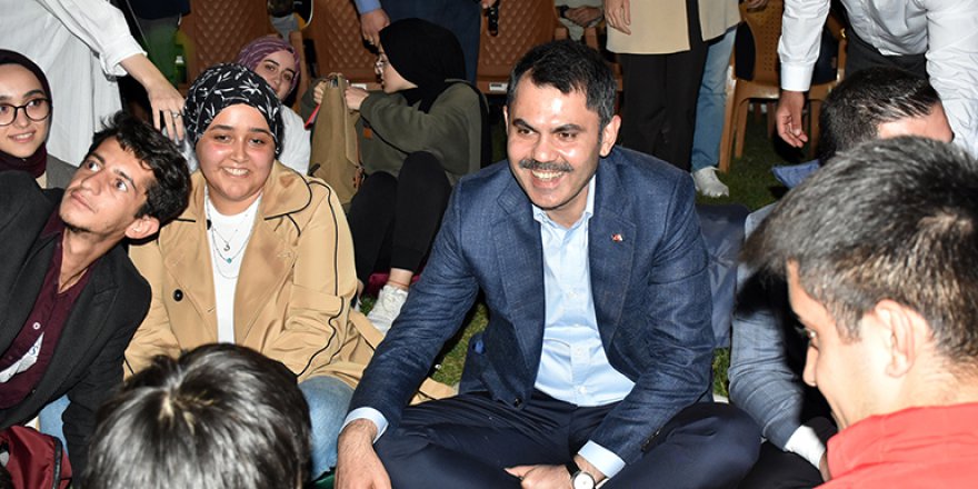 BAKAN KURUM GENÇLERLE BİR ARAYA GELDİ
